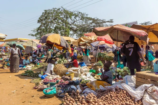 Marktplatz in Entebbe, Uganda, auf unserer Reise die Perle Afrikas